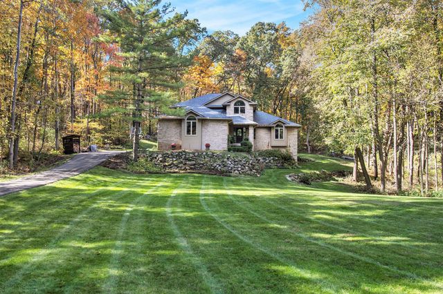 13566 S Rainbow Drive, Gregory, MI 48137