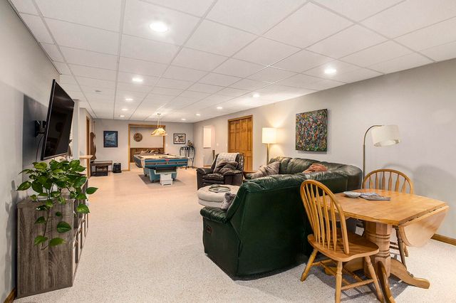 13566 S Rainbow Drive, Gregory, MI 48137