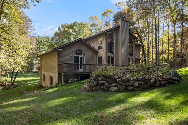 13566 S Rainbow Drive, Gregory, MI 48137