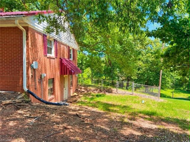 302 Island Drive, Madison, NC 27025