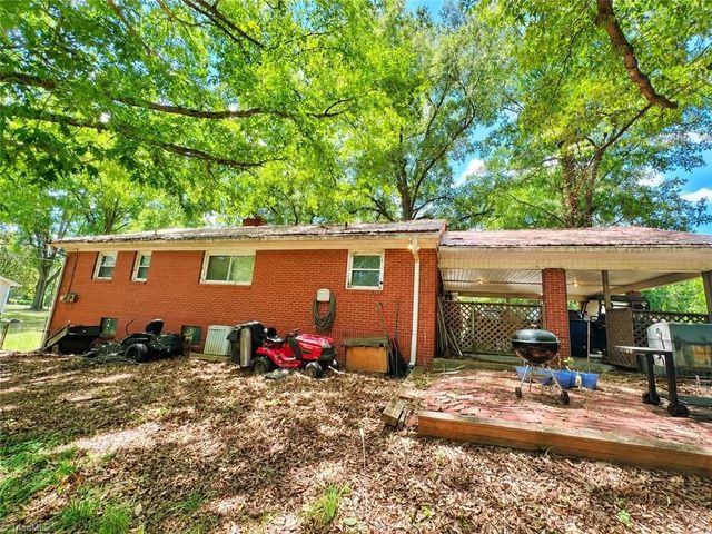 302 Island Drive, Madison, NC 27025