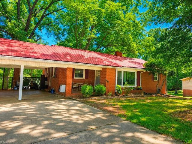 302 Island Drive, Madison, NC 27025