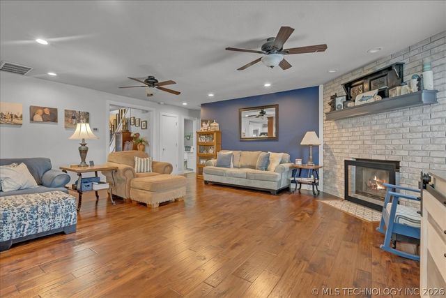 14527 N 154th East Avenue, Collinsville, OK 74021