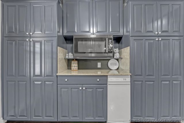 14527 N 154th East Avenue, Collinsville, OK 74021