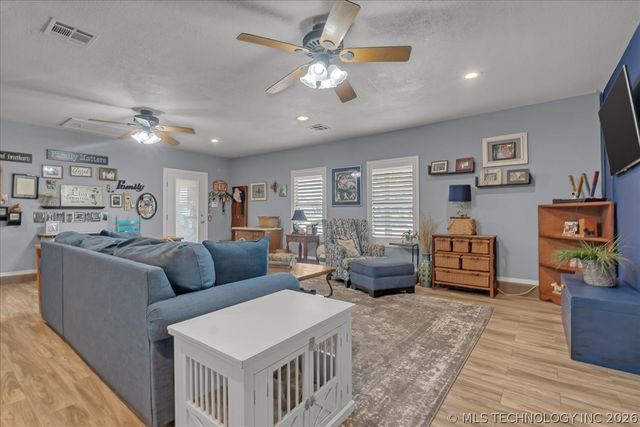 14527 N 154th East Avenue, Collinsville, OK 74021