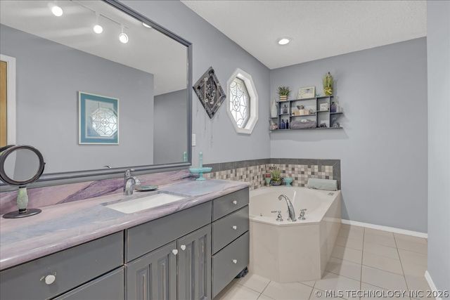 14527 N 154th East Avenue, Collinsville, OK 74021