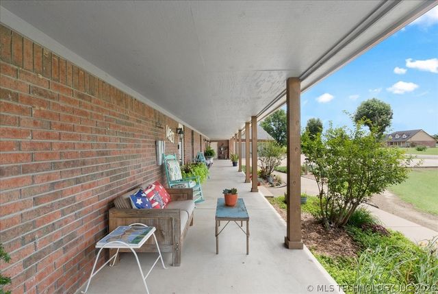 14527 N 154th East Avenue, Collinsville, OK 74021