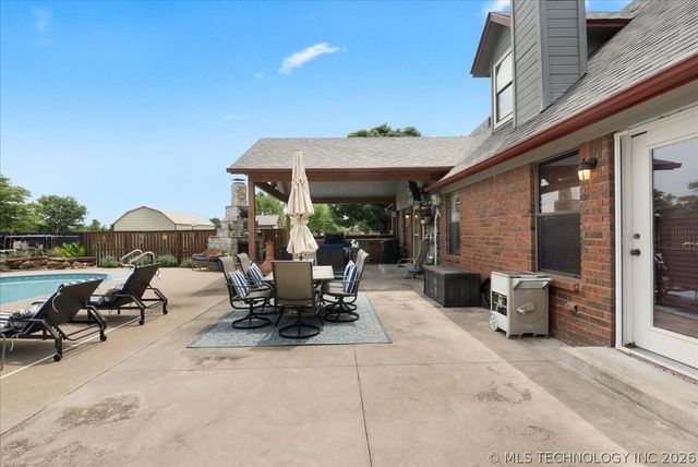 14527 N 154th East Avenue, Collinsville, OK 74021