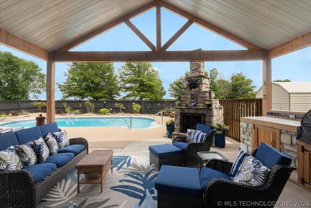 14527 N 154th East Avenue, Collinsville, OK 74021