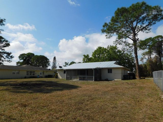 625 NE Larkspur Lane, Port St. Lucie, Port St Lucie, FL 34983