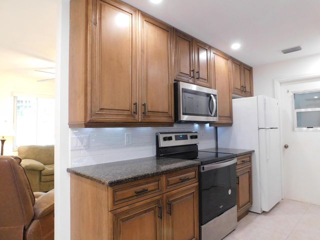 625 NE Larkspur Lane, Port St. Lucie, Port St Lucie, FL 34983