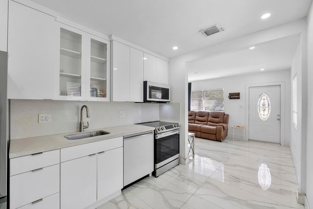 3125 SW 12th Place, Fort Lauderdale, FL 33312