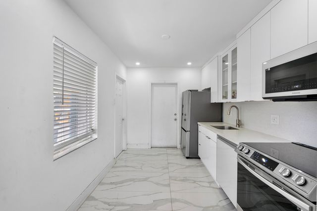 3125 SW 12th Place, Fort Lauderdale, FL 33312