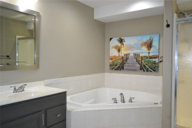 1127 Tiara Drive NE, Cedar Rapids, IA 52402