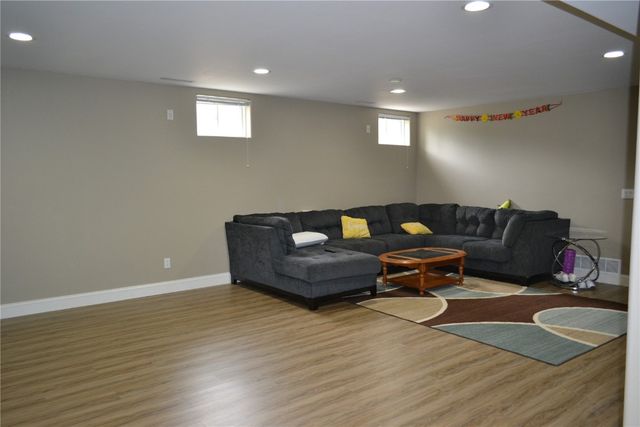 1127 Tiara Drive NE, Cedar Rapids, IA 52402