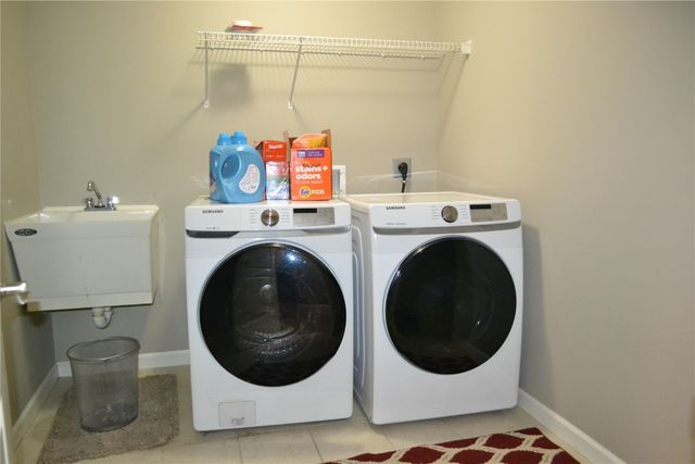 1127 Tiara Drive NE, Cedar Rapids, IA 52402