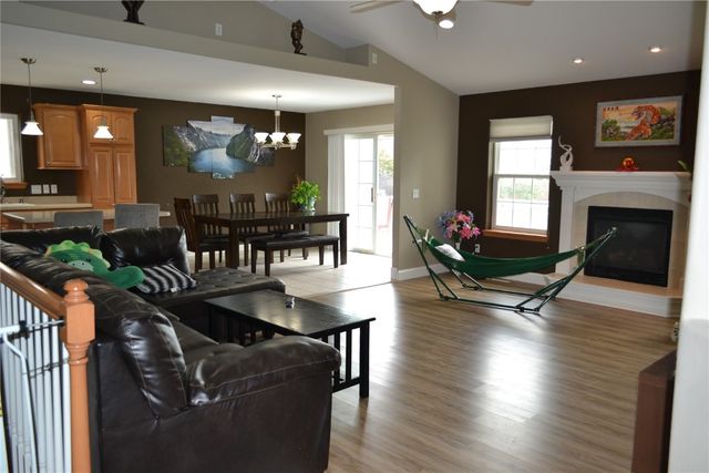 1127 Tiara Drive NE, Cedar Rapids, IA 52402