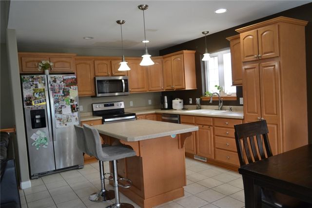 1127 Tiara Drive NE, Cedar Rapids, IA 52402