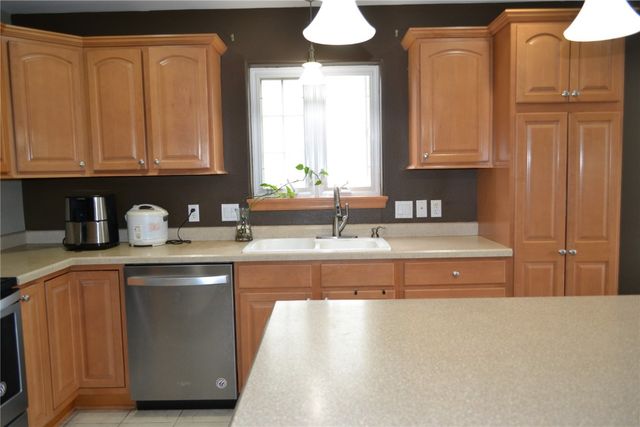 1127 Tiara Drive NE, Cedar Rapids, IA 52402