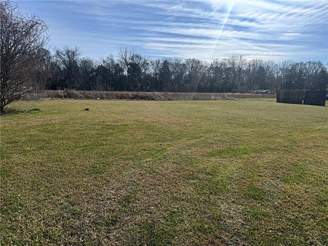 379 PORTER Lane, Moreauville, LA 71355