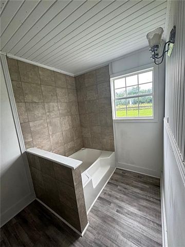 379 PORTER Lane, Moreauville, LA 71355