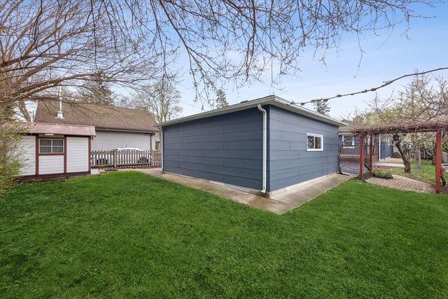 123 E Columbia Avenue, Elmhurst, IL 60126