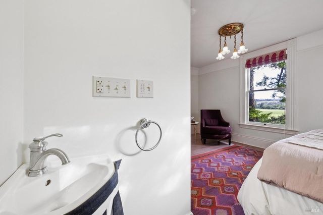 801 Dry Creek Rd, Healdsburg, CA 95448