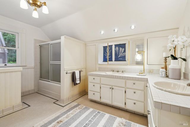 801 Dry Creek Rd, Healdsburg, CA 95448