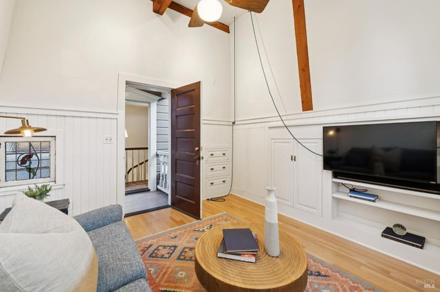 801 Dry Creek Rd, Healdsburg, CA 95448