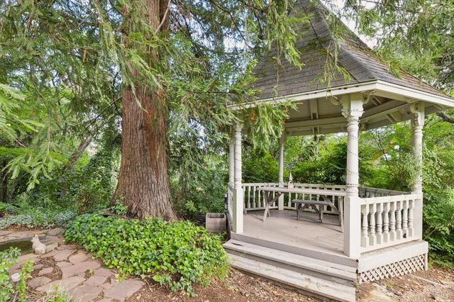 801 Dry Creek Rd, Healdsburg, CA 95448