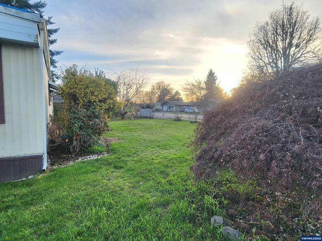 403 Rosedell Av, Amity, OR 97101