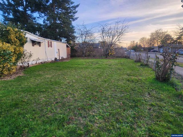 403 Rosedell Av, Amity, OR 97101