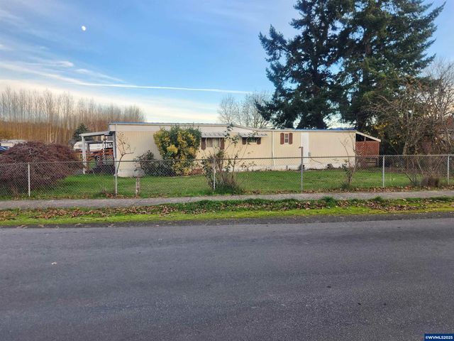 403 Rosedell Av, Amity, OR 97101