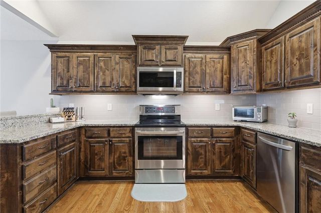 16640 Ruby Way, Basehor, KS 66007