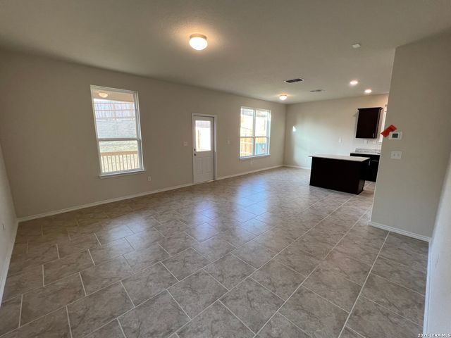 10321 GIBBONS CRK, San Antonio, TX 78252