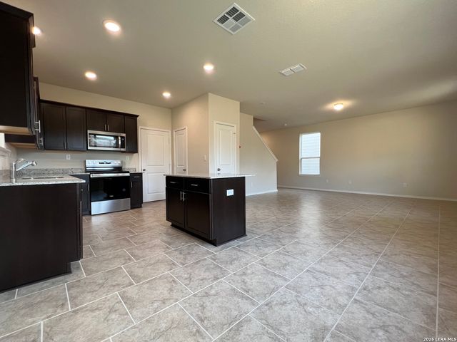 10321 GIBBONS CRK, San Antonio, TX 78252