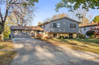 2124 Midhurst Road, Downers Grove, IL 60516