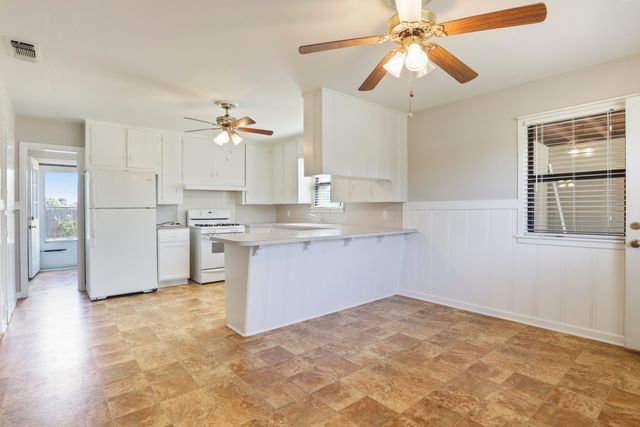 511 6th Street, Wolfforth, TX 79382