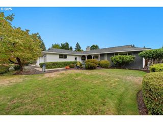 16889 Se AZALEA Dr, Milwaukie, OR 97267