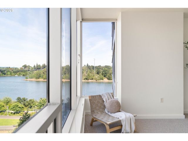 836 S CURRY St 708, Portland, OR 97239