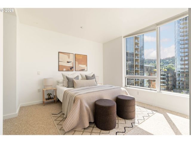836 S CURRY St 708, Portland, OR 97239