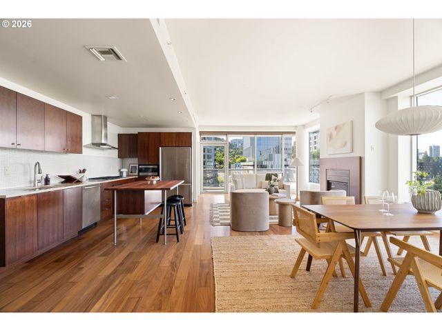 836 S CURRY St 708, Portland, OR 97239
