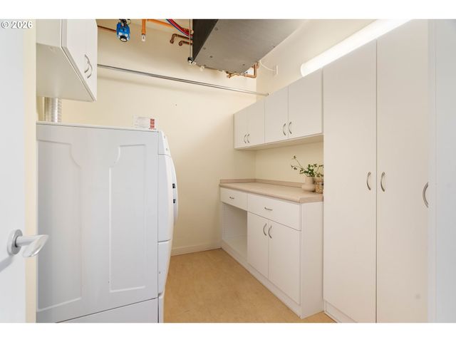 836 S CURRY St 708, Portland, OR 97239