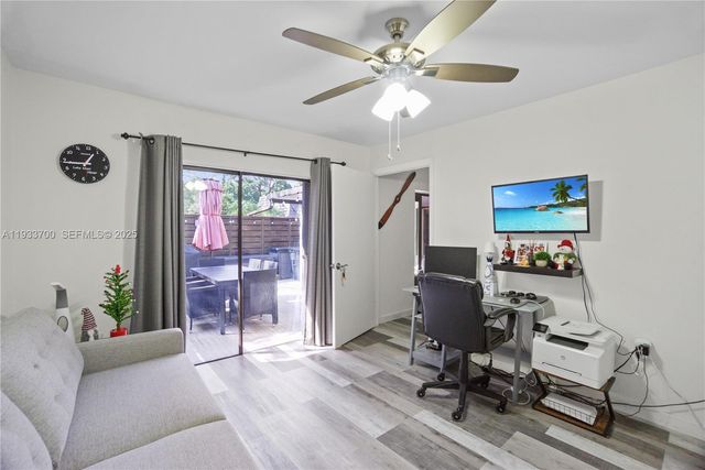 1003 10th Ter, Palm Beach Gardens, FL 33418