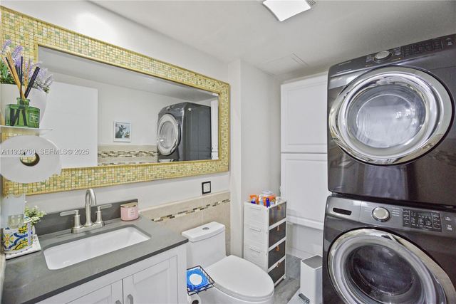 1003 10th Ter, Palm Beach Gardens, FL 33418