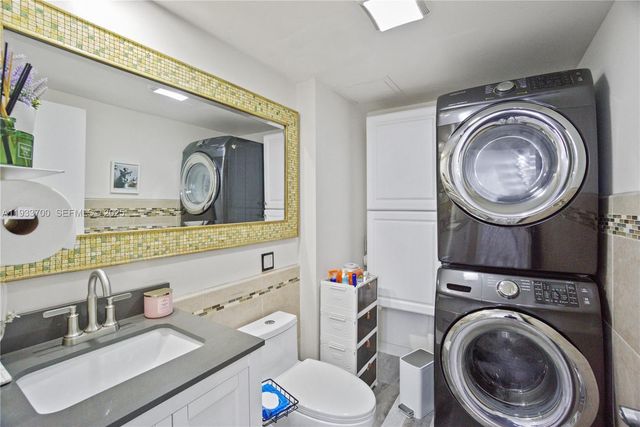 1003 10th Ter, Palm Beach Gardens, FL 33418