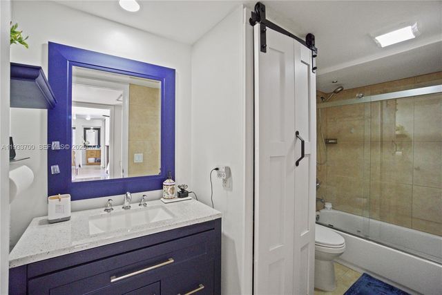 1003 10th Ter, Palm Beach Gardens, FL 33418