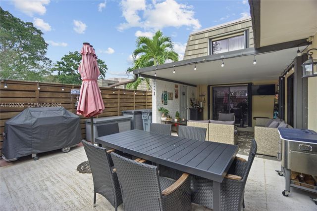 1003 10th Ter, Palm Beach Gardens, FL 33418