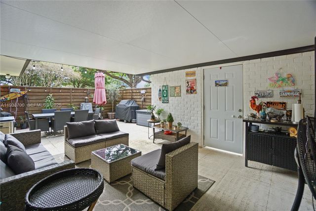 1003 10th Ter, Palm Beach Gardens, FL 33418