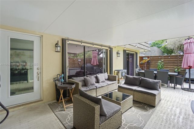 1003 10th Ter, Palm Beach Gardens, FL 33418